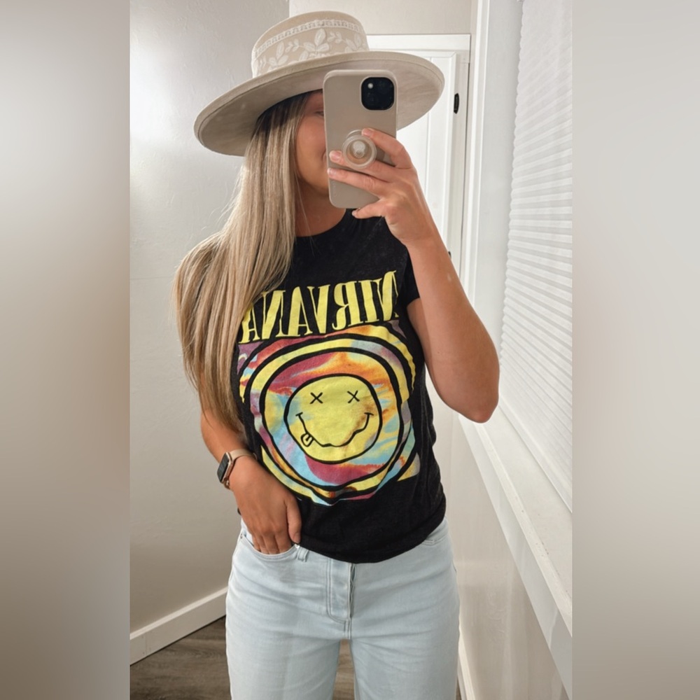 Women’s band tshirt size small - Women’s graphic tshirt grey